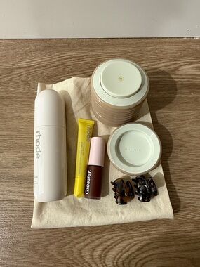 Make up bundle: Rhode, Soft services, and Glossier
